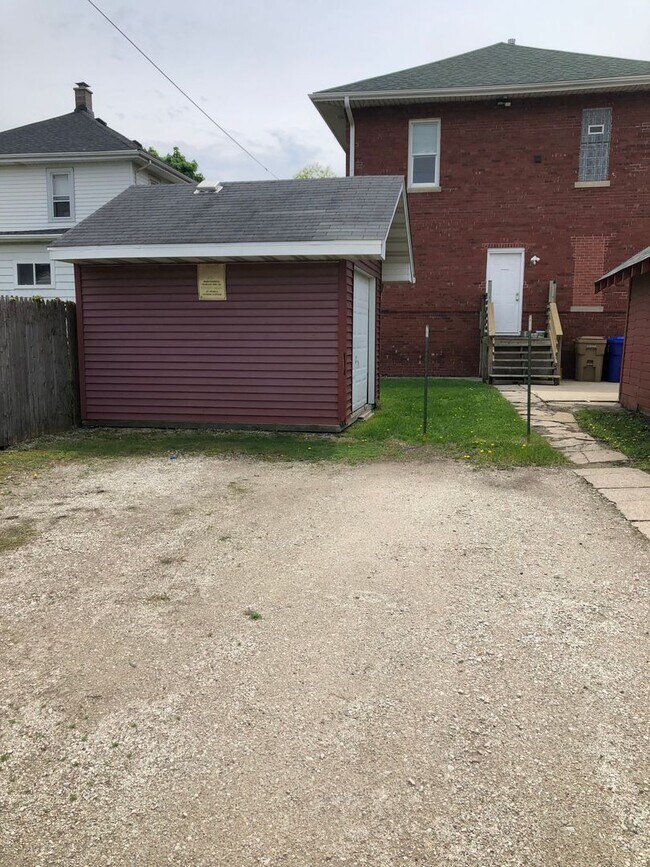 Building Photo - 2016 53rd St