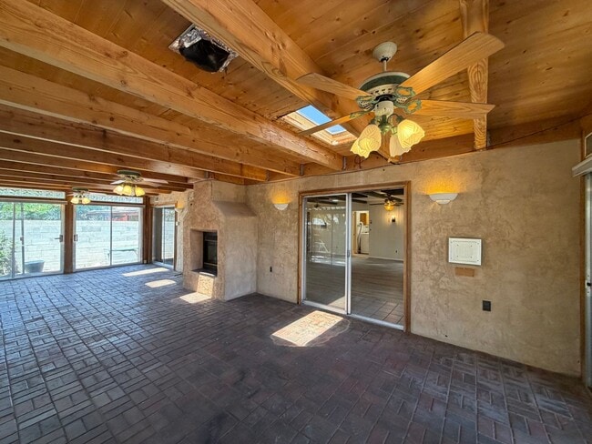 Building Photo - 2,800Sq Foot, 5 Bedroom Single Story Home Available Near Eubank Blvd NE & Copper Ave NE!