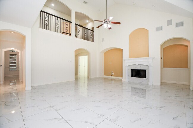 Building Photo - 4322 Pensacola Oaks Ln