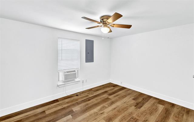 Building Photo - 530 SE 2nd St