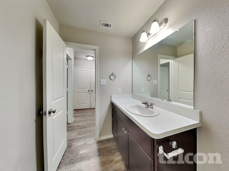 Building Photo - 8525 Amistad Cove