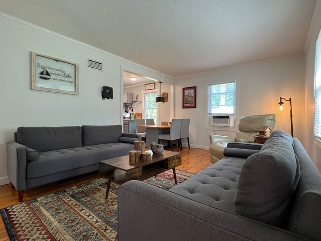 Building Photo - Great Furnished Home in TC