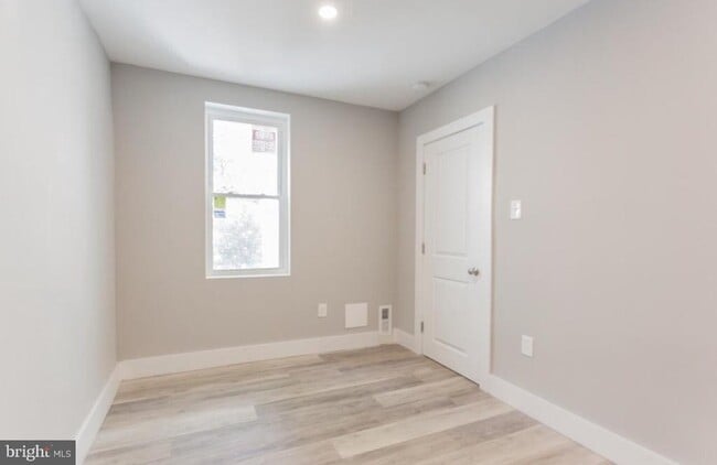 Building Photo - 1272 S Dover St