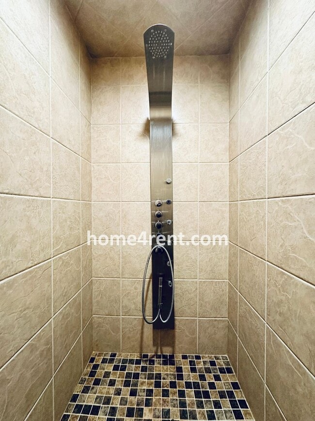 Building Photo - Maintenance Free! Main level Master, Finished Basement and Wood Floors in the Kitchen! *Brand New...