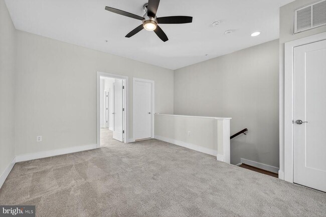Building Photo - 1446 Piccard Dr