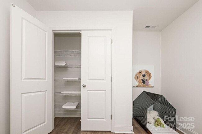 Building Photo - 3308 Glade Dr