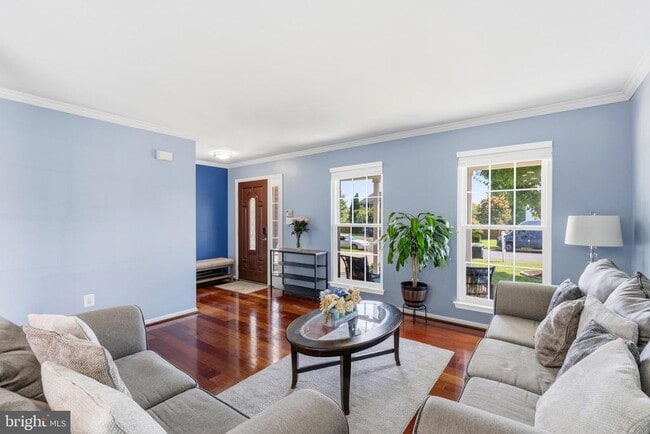 Building Photo - 13922 Rutgers Ct