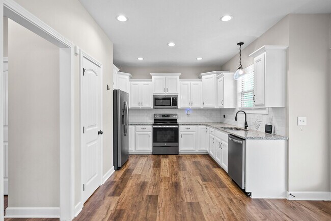 Building Photo - 1697 Ellie Piper Cir