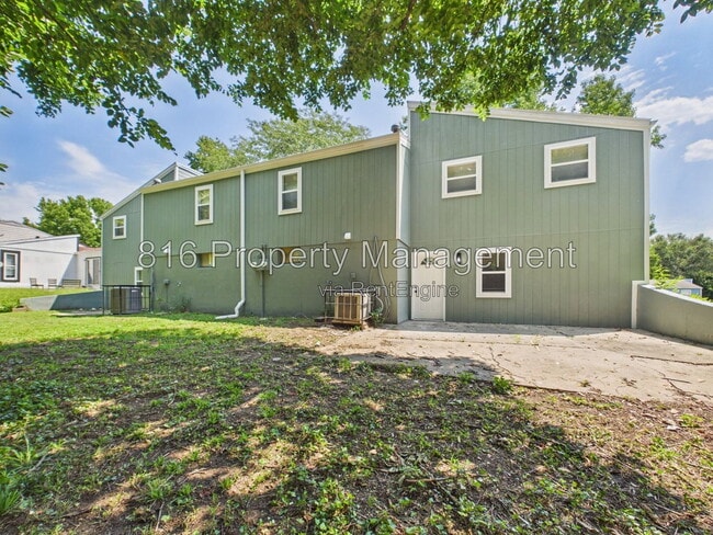 Building Photo - 9524 Manning Ave