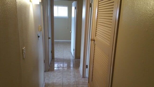 Building Photo - Northeast Rental