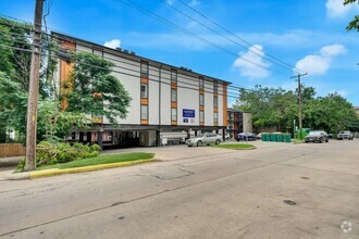 Building Photo - University Quarters North Campus 1x1