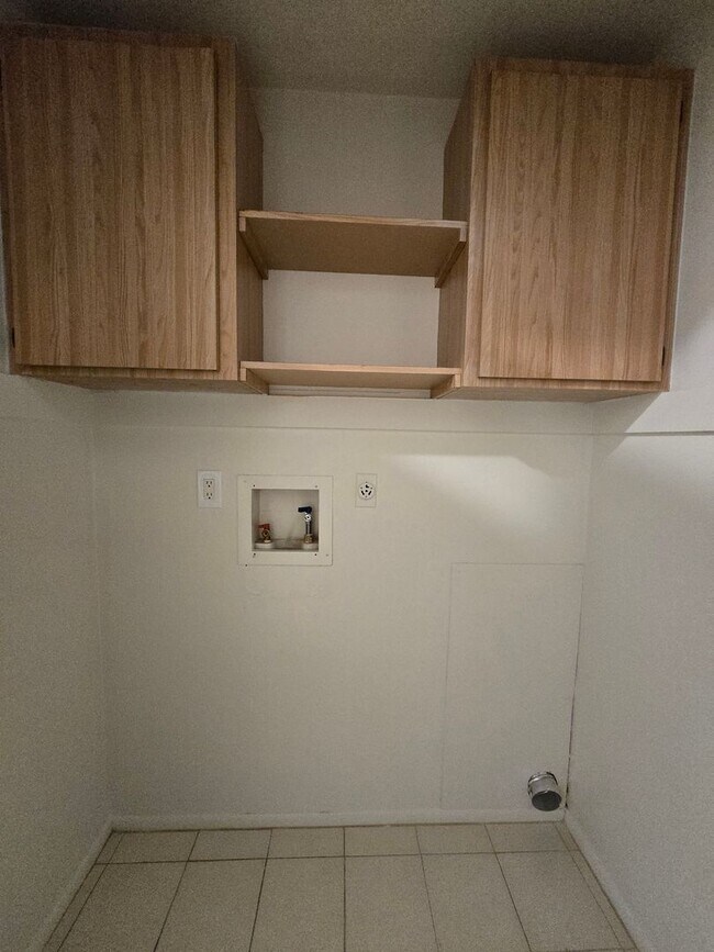 Building Photo - 4803 Triton Ct E