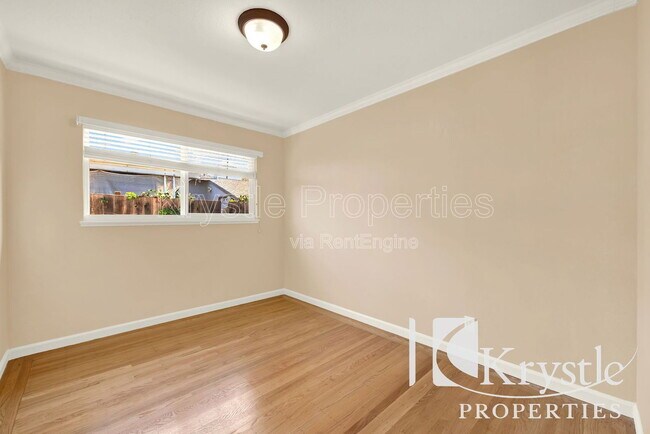 Building Photo - 342 Los Altos Pl