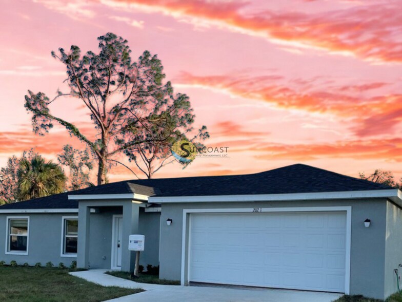 Primary Photo - 20241 Peachland Blvd