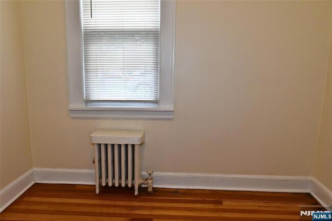 Building Photo - 139 Ray St