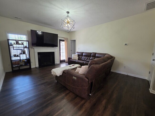 Building Photo - Spacious Carolina Forest Beauty with First-Floor Primary Suite & Community Pool