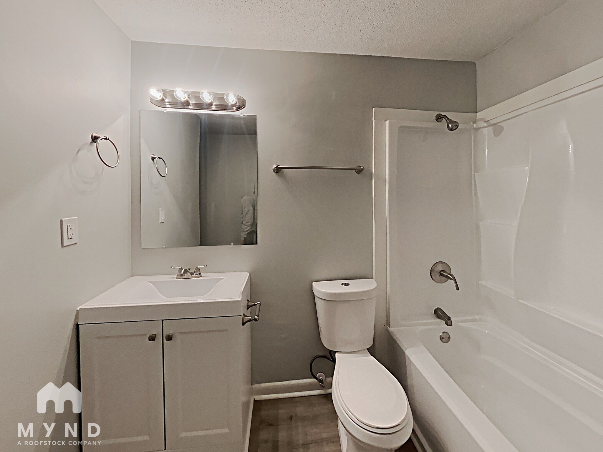 Building Photo - 8989 Leaf Ln