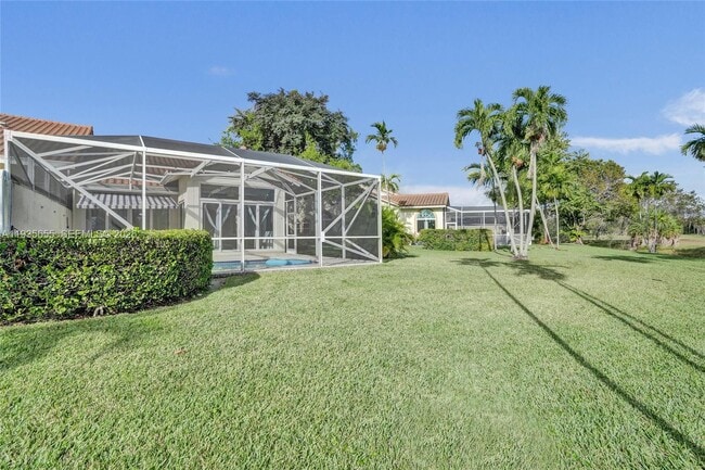 Building Photo - 652 W Palm Aire Dr