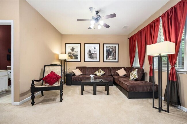 Building Photo - 4306 Laurel Creek Ct SE