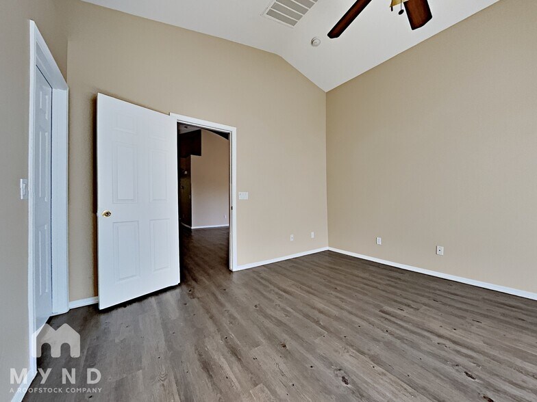 Building Photo - 24484 N Shelton Way
