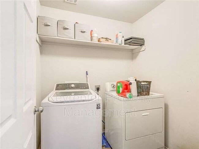 Building Photo - 805 Hallow Oak Ct