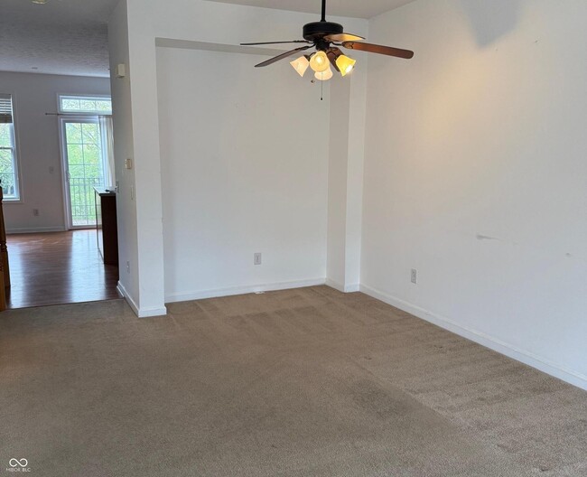 Building Photo - 403 Autumn Dr