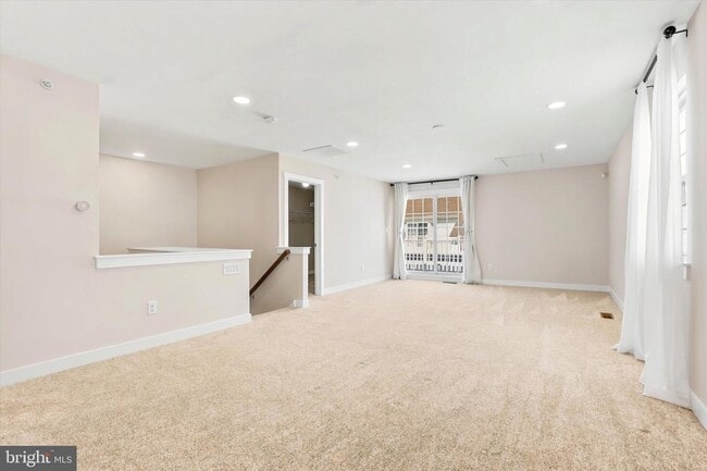 Building Photo - 121B Hagen Dr