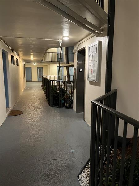 Building Photo - 44 SE 14th St