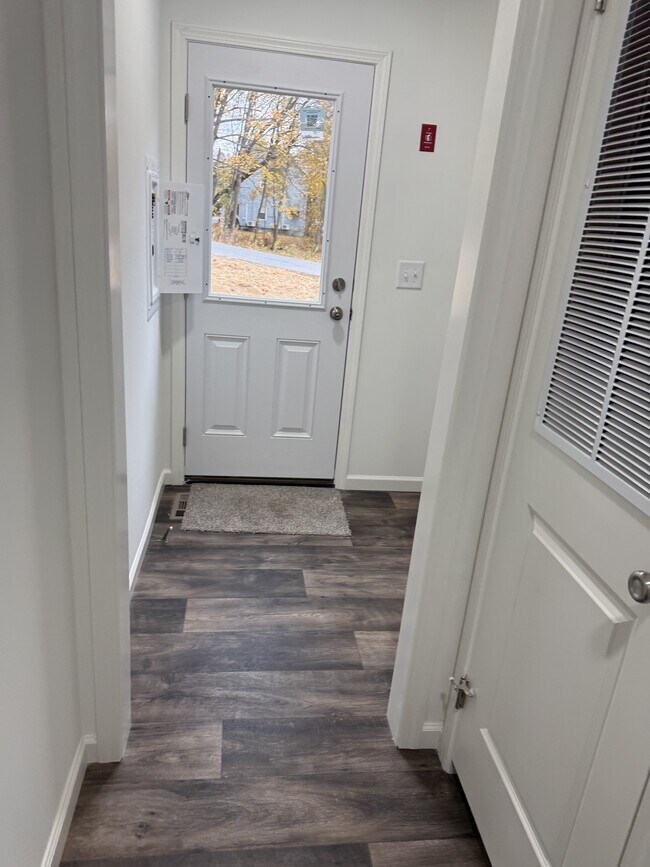 Building Photo - 18 Abbott St