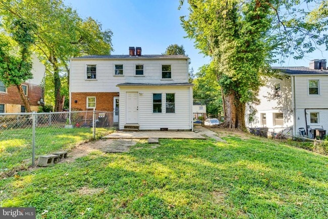 Building Photo - 5809 Fifer Dr