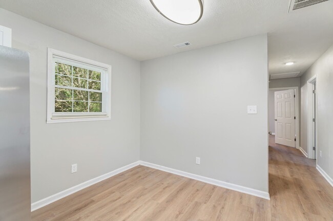 Building Photo - 2809 Lay Ave