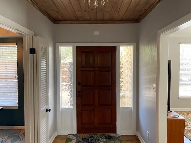 Building Photo - 2002 Greenwood Dr