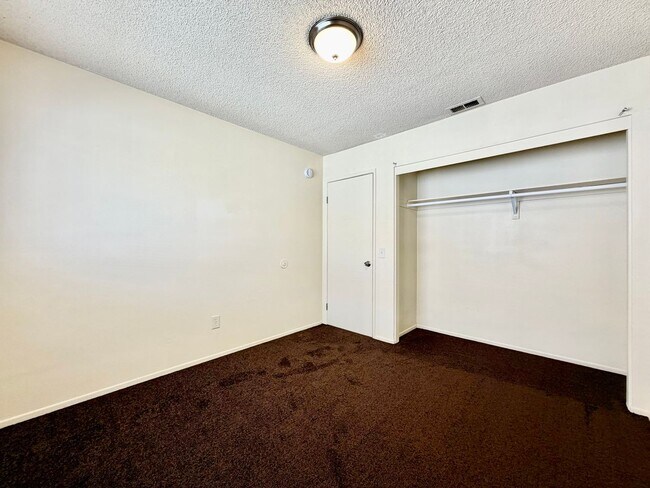 Building Photo - Spacious Backyard 4 Bedroom Home Located Next to Perris High School