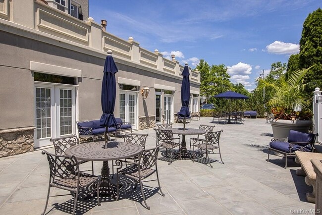 Building Photo - 1321 Round Pointe Dr