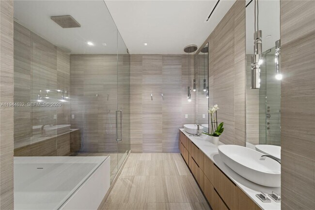 Building Photo - 4701 Meridian Ave