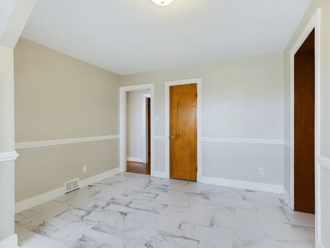 Building Photo - 7505 Landsworth Ave