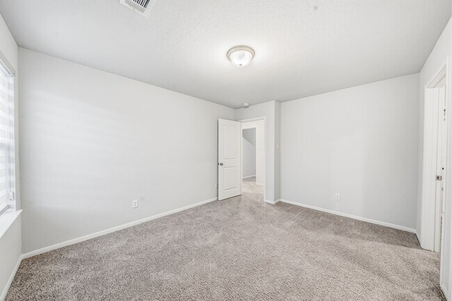 Building Photo - 2533 Allegretto Sea Dr