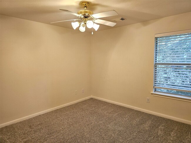 Building Photo - 98 W Knightsbridge Dr