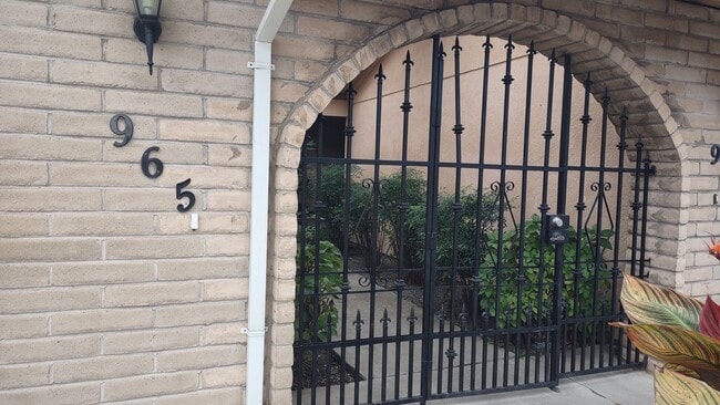 Building Photo - 965 Johnfer Way