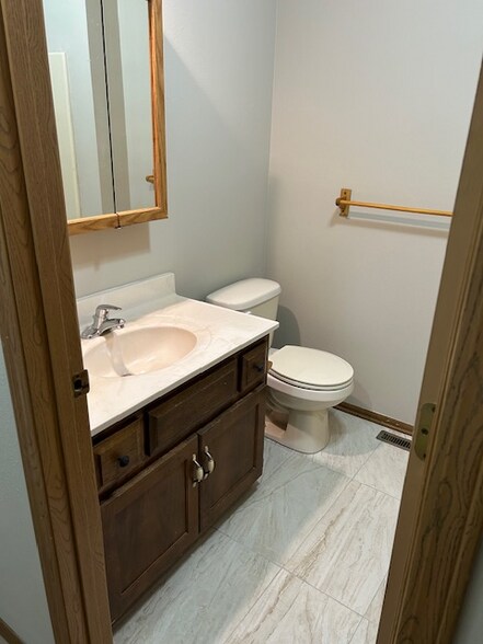 Building Photo - 306 N Main St