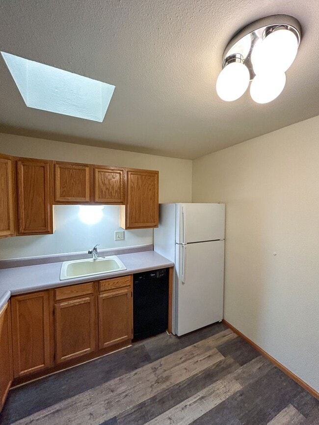Building Photo - Renton Highlands 1 Bed 1 Bath Condo for Lease!