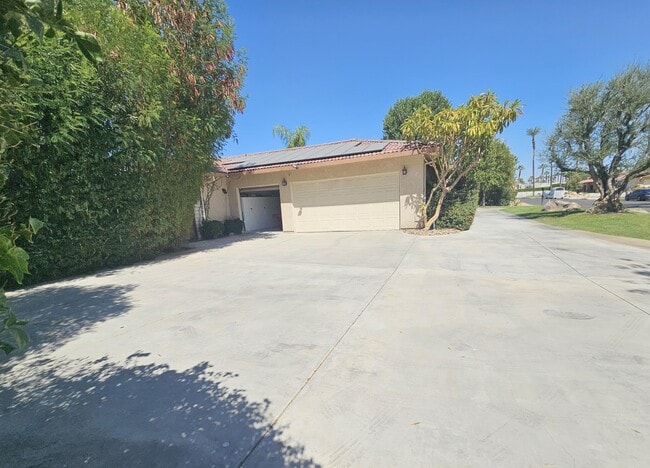 Building Photo - 72056 Palm Haven Dr