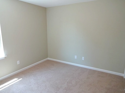 Building Photo - 137 The Heights Dr