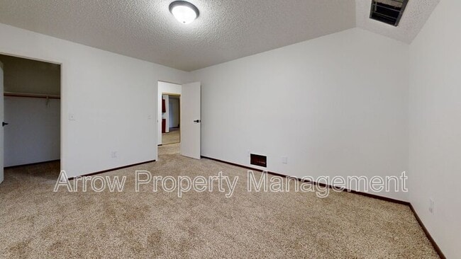 Building Photo - 203 E Arbor Ave