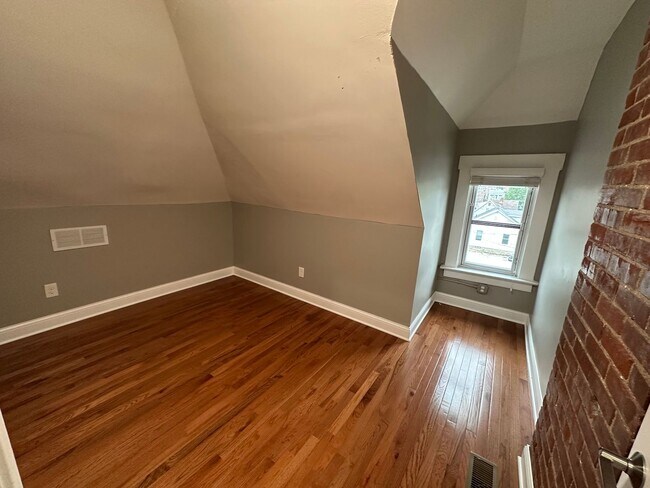 Building Photo - 1555 Hunter Ave