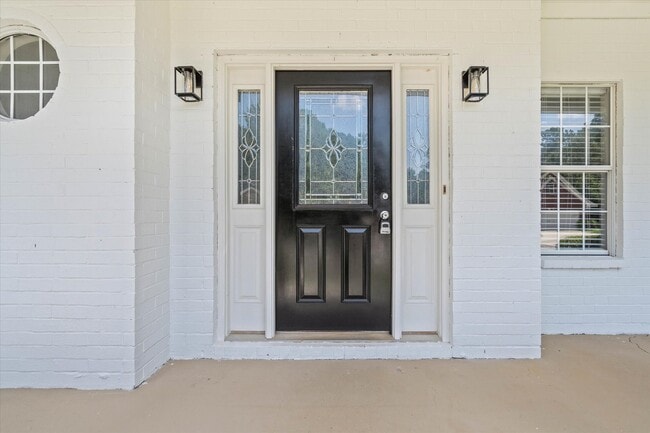 Building Photo - 27572 Claiborne Cir