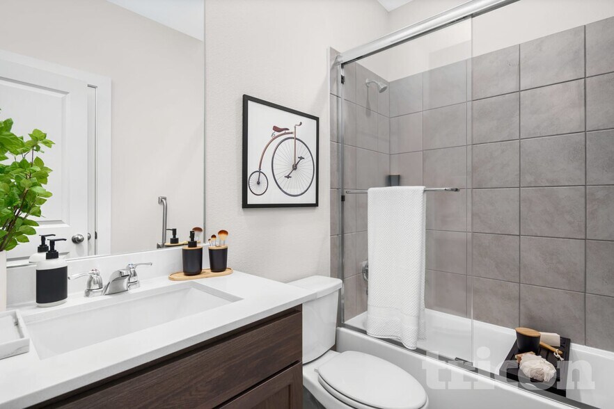 Building Photo - 2537 Finch Holw Dr