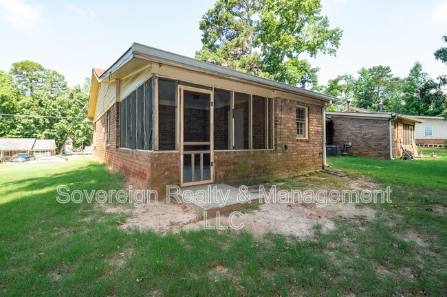 Building Photo - 469 Southern Way