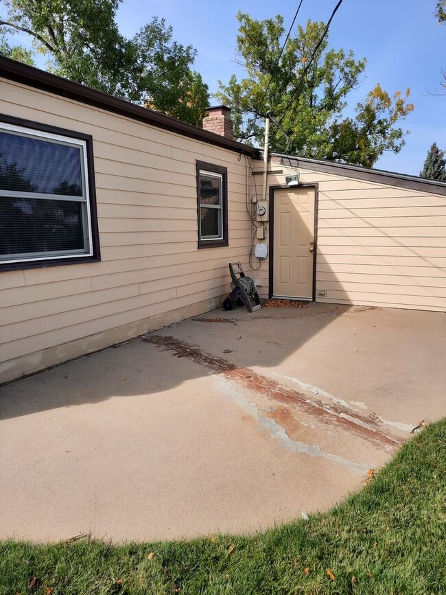 Building Photo - 3 BED | 1 BATH | SINGLE GARAGE | SOUTH