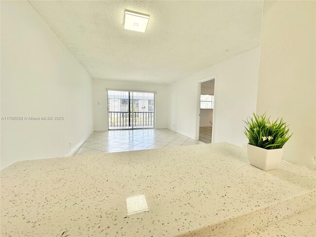 Building Photo - 8051 S Colony Cir